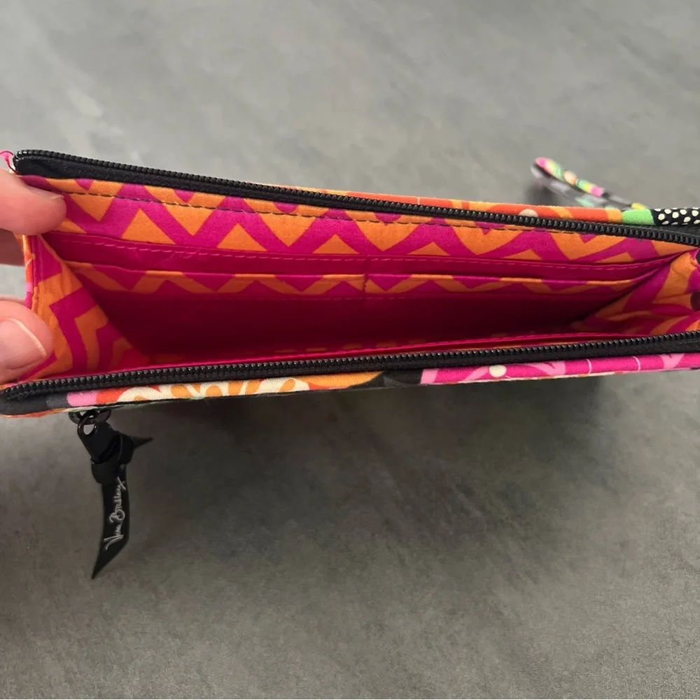 Vera Bradley‎ Ziggy Zinnia Retired Pattern Quilted Clutch Wallet Wristlet Strap